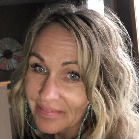 Meet your Posher, Lisa - Picture 1 of 1